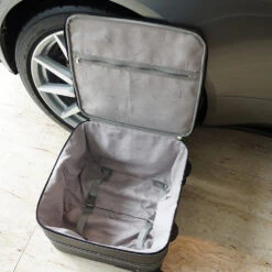 Aston Martin DB11 Coupé (EU) Set Hinterer Kofferraum 3-tlg. -Berühmtes Gepäck Geschäft 1048206 DSC08927