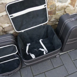 Aston Martin Vantage V8 Coupé 2018 + 2024 Kofferset Kofferraum 3-tlg. -Berühmtes Gepäck Geschäft 1048215 1713