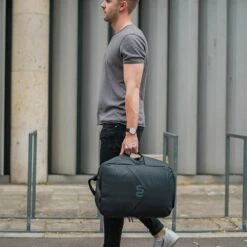 Backpack Pro - Blau 7 Backpack Pro - Blau -Berühmtes Gepäck Geschäft 1048241 Rucksack seitlich tragenmin 1080x 1920x1920