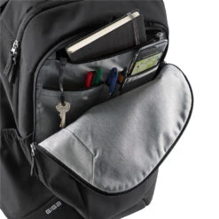 Deuter Daypack Giga - Black -Berühmtes Gepäck Geschäft 1048621 38123217000Giga blackD07