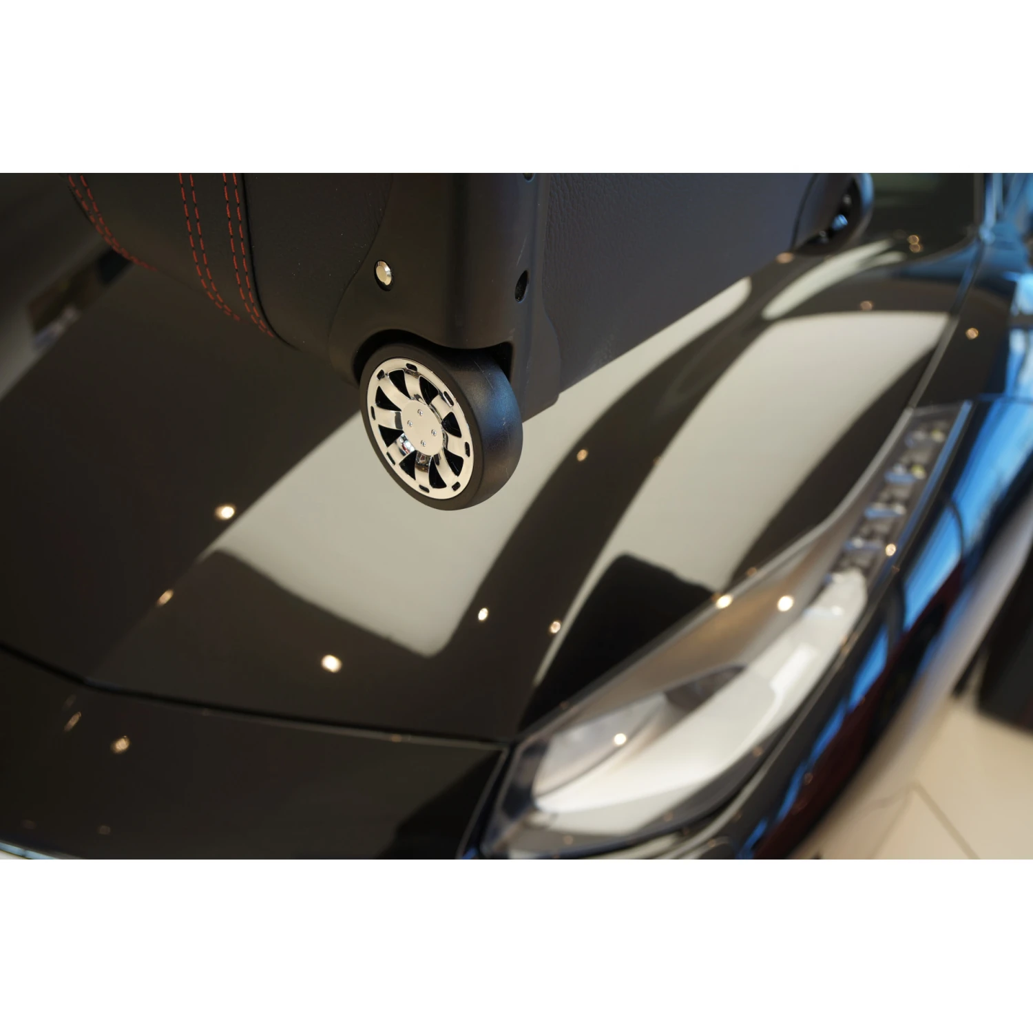 Ferrari 458 Italia/Spider + 488 GTB/Spider (EU-Version) - 3-tlg. Kofferset Kofferraum - Rote Naht 12 Ferrari 458 Italia/Spider + 488 GTB/Spider (EU-Version) - 3-tlg. Kofferset Kofferraum - Rote Naht – Bild 10