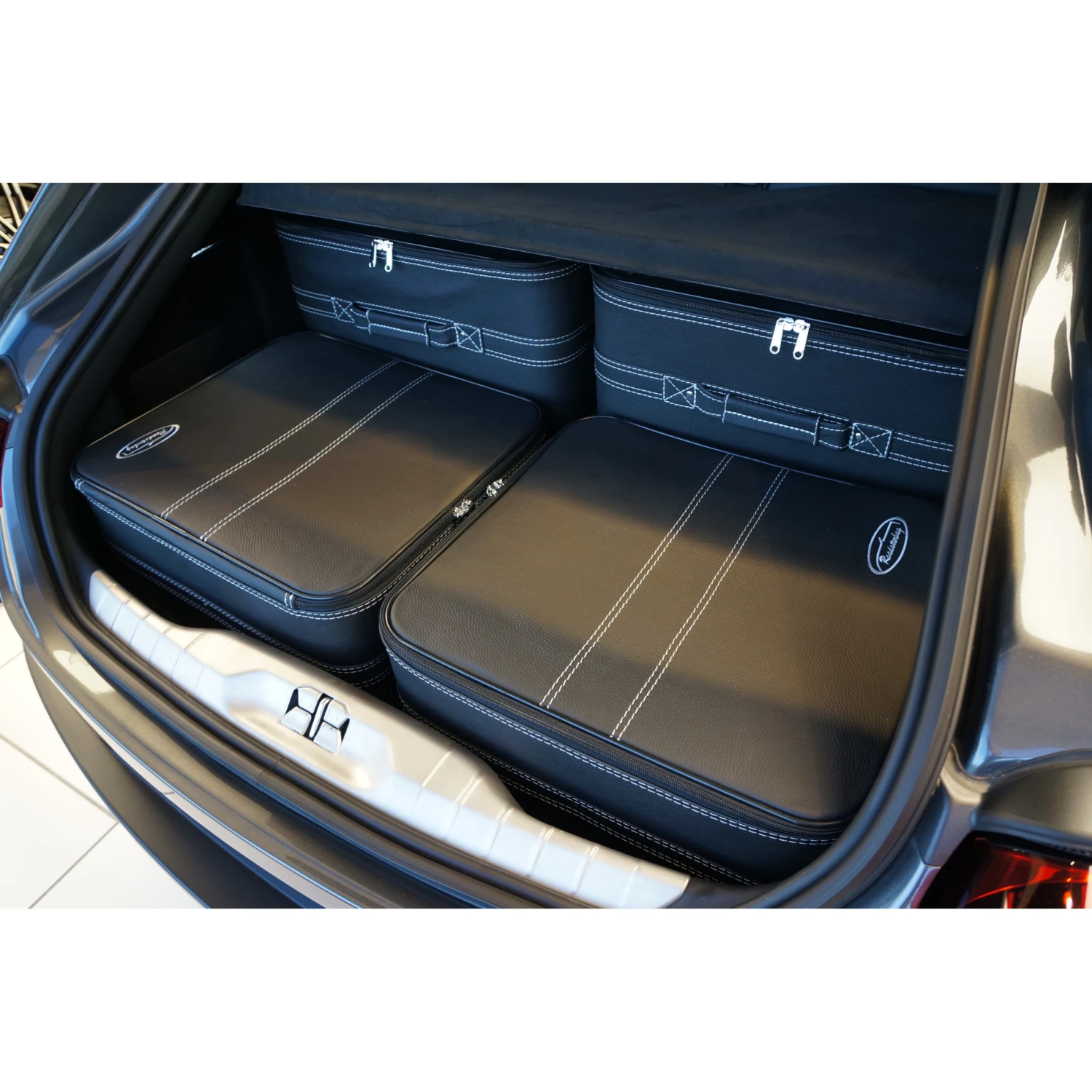 Ferrari GTC4Lusso + FF (EU-Version) - 6-tlg. Kofferset Kofferraum 6 Ferrari GTC4Lusso + FF (EU-Version) - 6-tlg. Kofferset Kofferraum – Bild 4