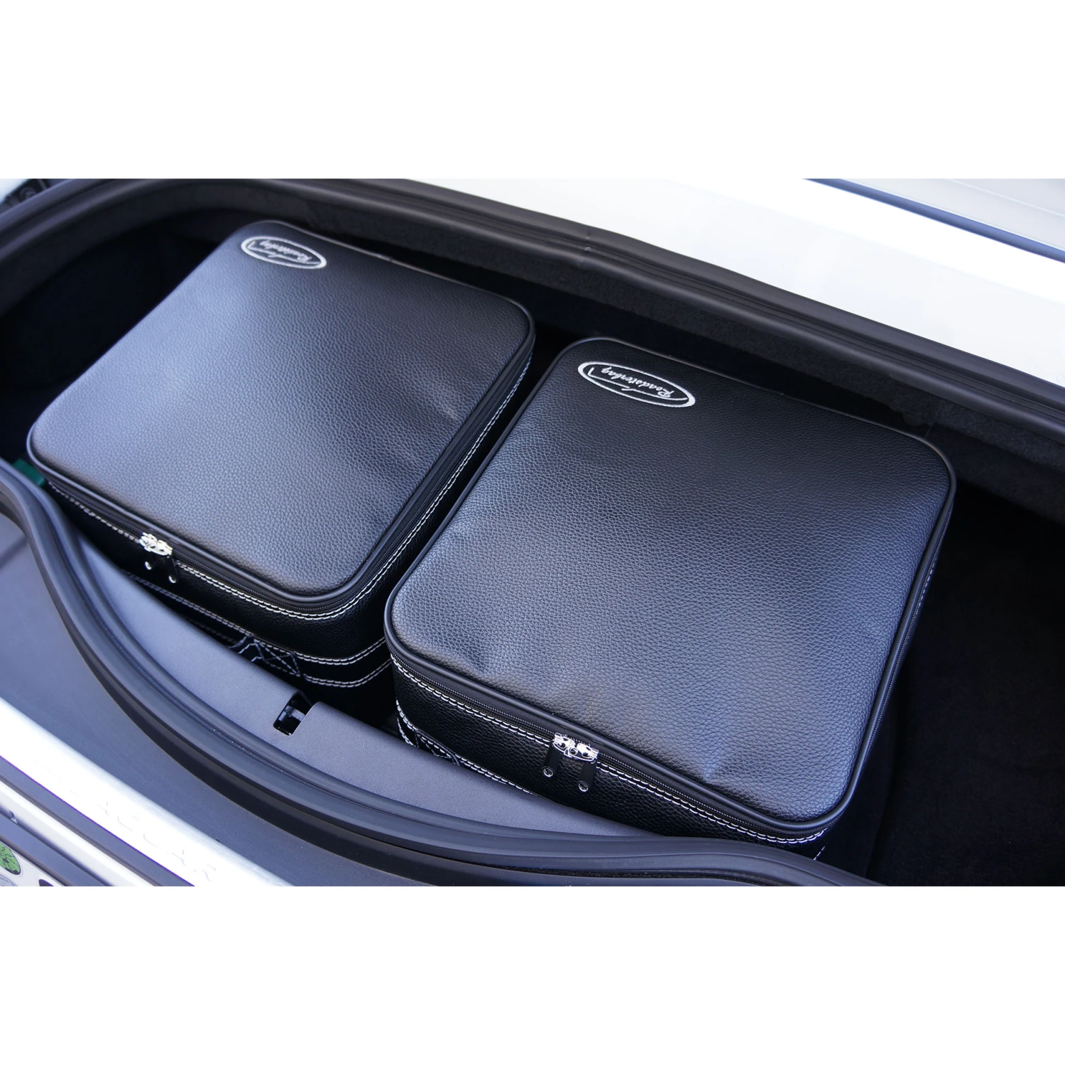 Jaguar F-Type (EU) Cabrio Bis 5/2016 - 4tlg. Kofferset Kofferraum - Silbergraue Naht/Futter Grau 5 Jaguar F-Type (EU) Cabrio Bis 5/2016 - 4tlg. Kofferset Kofferraum - Silbergraue Naht/Futter Grau – Bild 3