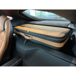 Ferrari 812 Superfast (EU-Version) - 1-tlg. Kofferset Rückbank -Berühmtes Gepäck Geschäft IMG 20230605 WA0023